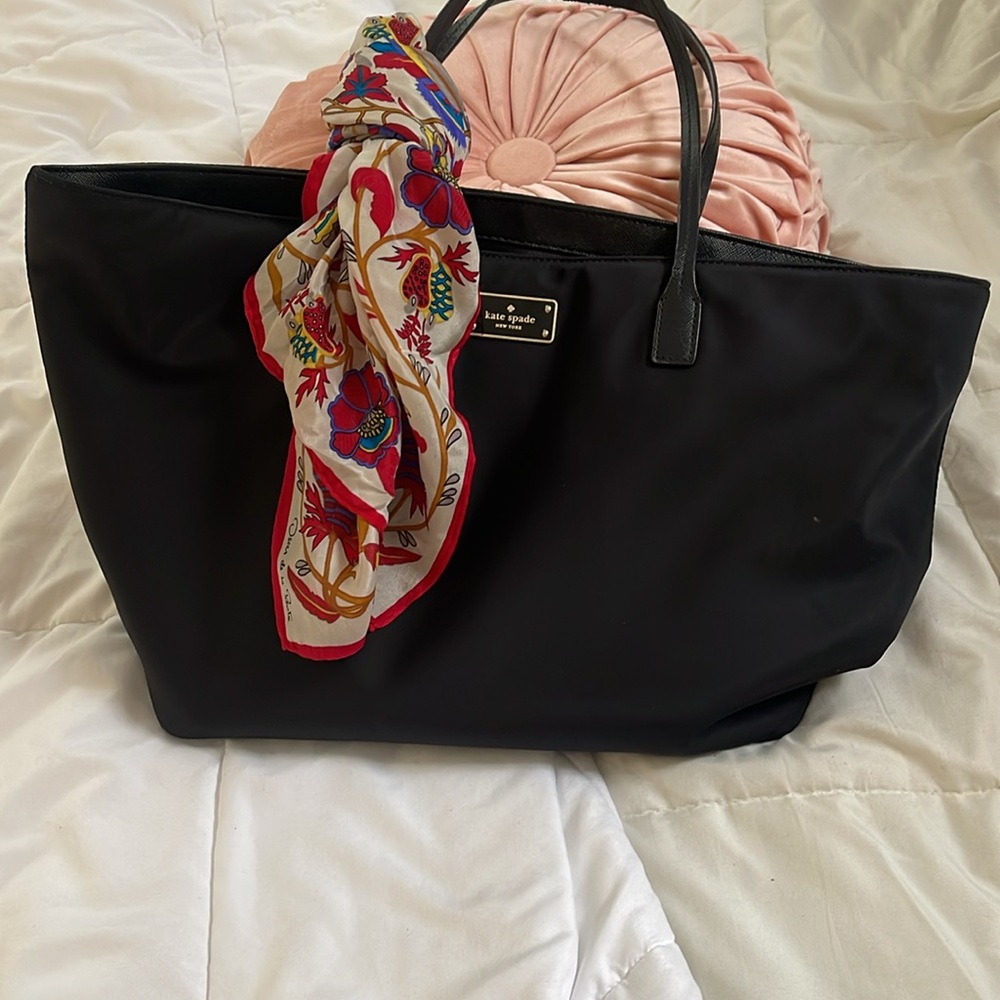 Oscar de la rents floral silk scarf - Picture 7 of 7